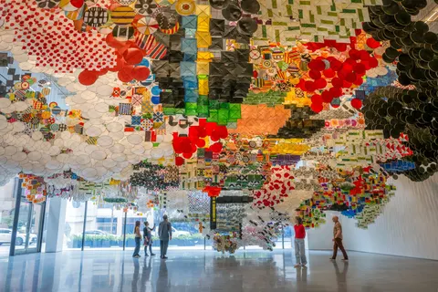 75,000 Patterned Paper Kites Cascade in Jacob Hashimoto’s Largest-Ever Installation — via Colossal